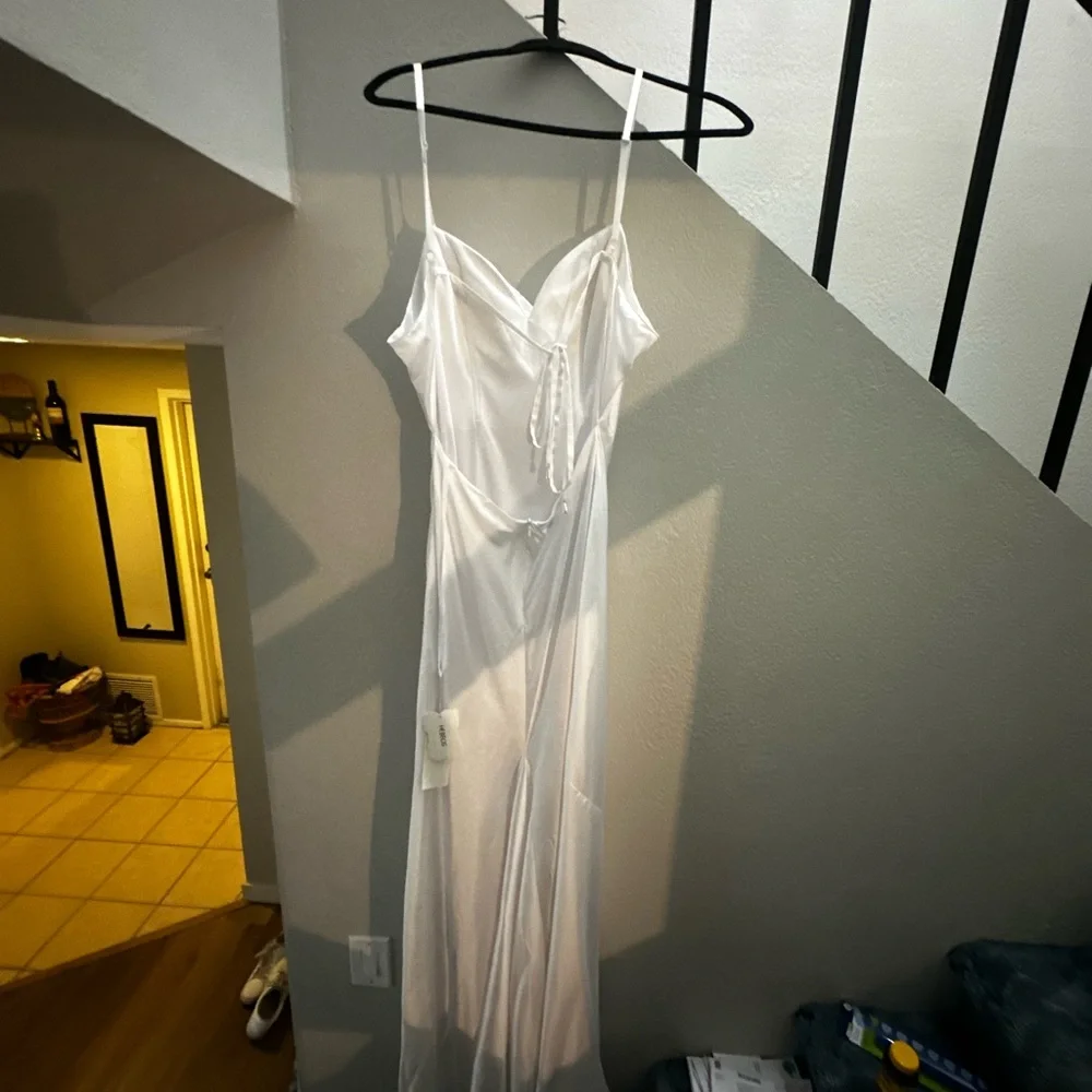 Wedding dress, silk white dress. - Picture 4 of 10